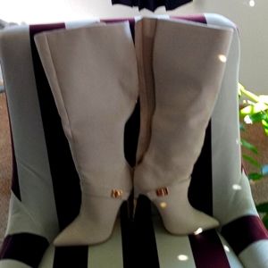 Women size 7 cream suede and leather boots